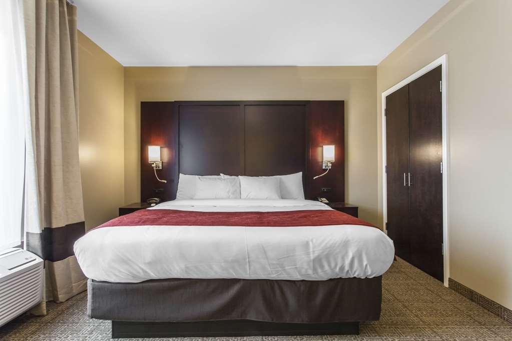 Comfort Suites-youngstown North 3*