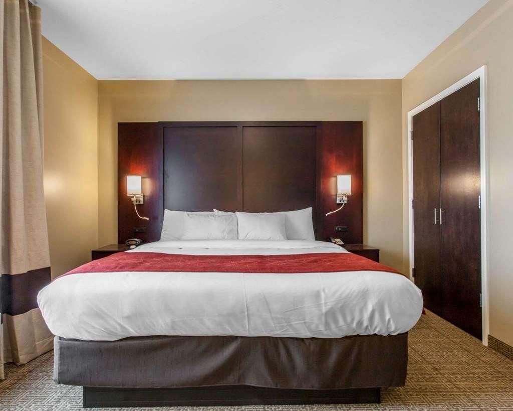 Comfort Suites-youngstown North Hotel